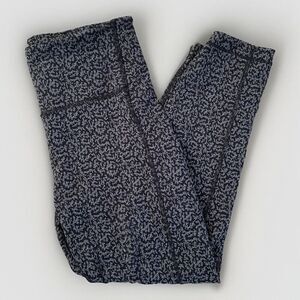 Athleta Stash Capri Black‎ Gray Pixel SIZE SMALL Leggings Side & Back Pockets